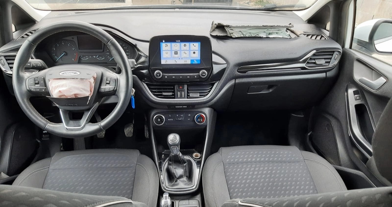 Ford Fiesta cena 17700 przebieg: 77000, rok produkcji 2018 z Ustrzyki Dolne małe 46